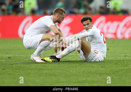 Moscou, Russie. 11 juillet, 2018. L'Angleterre Eric Dier (L) Dele confort alli après la Coupe du Monde FIFA 2018 demi-finale entre l'Angleterre et la Croatie dans la région de Moscou, Russie, le 11 juillet 2018. La Croatie a gagné 2-1 et se qualifie pour la finale. Credit : Xu Zijian/Xinhua/Alamy Live News Banque D'Images