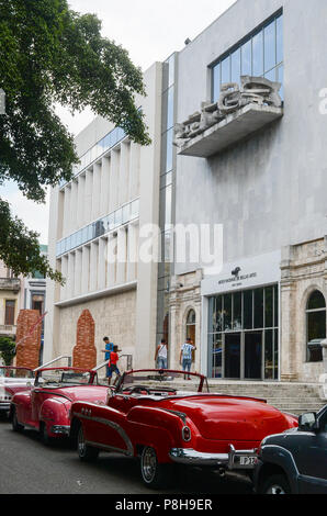 La Havane, Cuba. 22 Juin, 2018. 22.06.2018, La Havane, Cuba : Le Museo Nacional de Bellas Artes de la vieille ville. À La Havane est la plus grande ville coloniale en Amérique latine. En 2019 la ville célèbre son 500e anniversaire. Credit : Jens Kalaene/dpa image centrale/dpa | dans le monde d'utilisation/dpa/Alamy Live News Banque D'Images