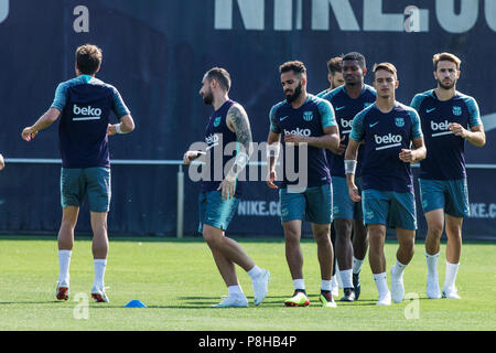 12 juillet 2018 - Douglas Pereira de Brasil, Denis SuÃ rez, de l'Espagne, Sergi Samper de l'Espagne et Marlon Santos du Brésil au cours de la première session de formation du FC Barcelone de la saison 2018/2019 de la Liga pre de Ciutat Esportiva Joan Gamper, Barcelone le 11 juillet 2018. Crédit : Xavier Bonilla/AFP7/ZUMA/Alamy Fil Live News Banque D'Images