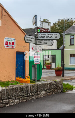 Carrigaholt village sur la Loophead Peninsula, comté de Clare, Irlande Banque D'Images