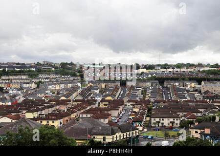 Les murs donnant sur le Bogside Derry de la ville. Banque D'Images