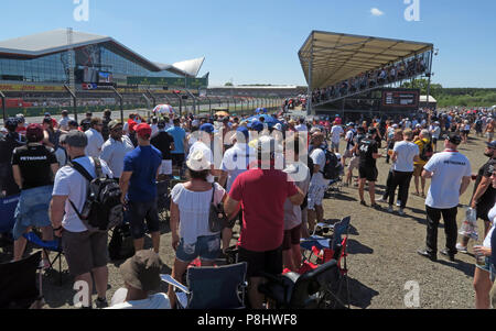 Les droits d'entrée des spectateurs, le Grand Prix de Grande-Bretagne à Silverstone, Circuit, Towcester, Northamptonshire, England, UK Banque D'Images