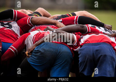 POINTNOIRE/CONGO - 18MAI2013 - Équipe d'amis amateurs de rugby Banque D'Images