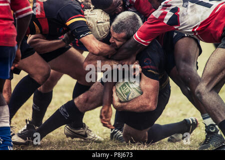 POINTNOIRE/CONGO - 18MAI2013 - Équipe d'amis amateurs de rugby Banque D'Images