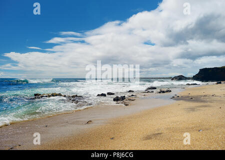 Superbe plage de verre près de la ville de Port Allen sur Kauai, Hawaii Banque D'Images