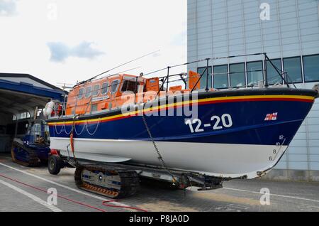 La vie de la RNLI embarcation sur une piste, à margate kent UK Banque D'Images