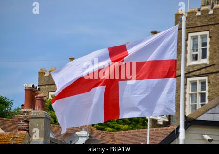 Drapeau anglais en face de Bleak House broadstairs kent UK Banque D'Images