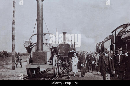 En juillet 1925 fêtes du centenaire des chemins de fer ont eu lieu à Darlington, dans le comté de Durham, Angleterre. Parmi les invités du duc et de la duchesse d'York (futur roi George VI). Toute l'histoire du transport ferroviaire était affiché plus de six milles de voie. Banque D'Images