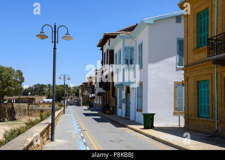 Maisons traditionnelles rénovées dans le district de Arabahmet nord de Nicosie (Lefkosa), République turque de Chypre du Nord Banque D'Images