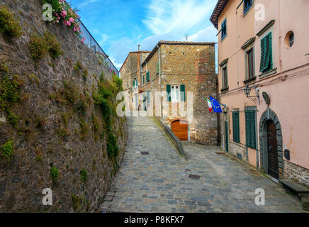 L'ancienne ville italienne de Montecatini Alto. Banque D'Images