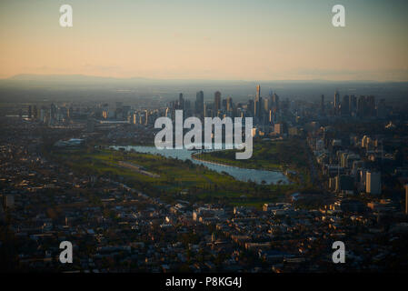 Ariel photo de la ville de Melbourne et de l'Albert Park Lake Banque D'Images