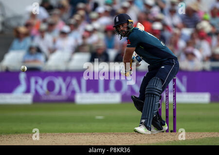 Pont Trent, Nottingham, Royaume-Uni. 12 juillet, 2018. Un Jour International de Cricket, l'Angleterre et l'Inde ; Liam Plunkett d'Angleterre se prépare à lancer la balle en Action Crédit : Plus de Sports/Alamy Live News Banque D'Images