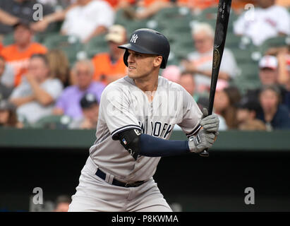 Baltimore, États-Unis d'Amérique. 11 juillet, 2018. Le joueur de premier but des Yankees de New York Greg Bird (33) de chauves-souris dans la deuxième manche contre les Orioles de Baltimore à l'Oriole Park at Camden Yards de Baltimore, MD, le mercredi, Juillet 11, 2018. Credit : Ron Sachs/CNP (restriction : NO New York ou le New Jersey Journaux ou journaux dans un rayon de 75 km de la ville de New York) | Conditions de crédit dans le monde entier : dpa/Alamy Live News Banque D'Images