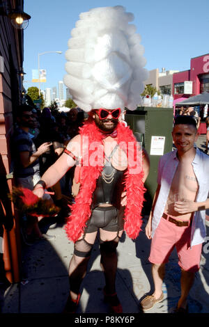 San Francisco, Californie, USA. 25 Septembre, 2016. Ambiance au 33e Congrès annuel Folsom Street Fair de SOMA de San Francisco, le dimanche 25 septembre, 2016. Credit : Billy/Bennight ZUMA Wire/Alamy Live News Banque D'Images