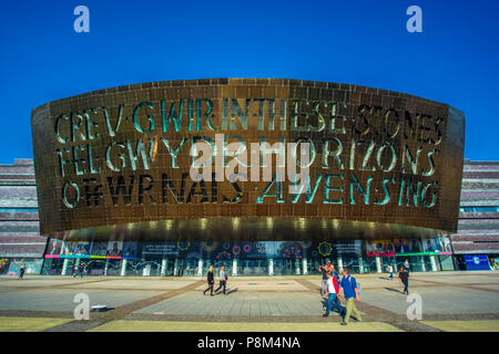 Le Welsh Millennium Centre, architecte Percy Thomas, Cardiff, South Glamorgan, Wales, Royaume-Uni Banque D'Images