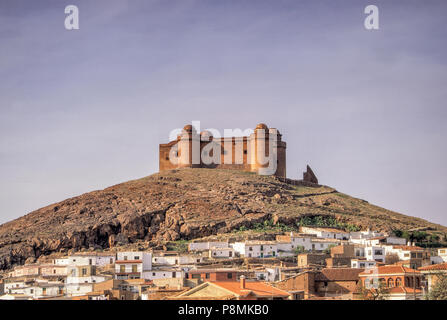 Château au-dessus de village de La Calahorra, Espagne Banque D'Images