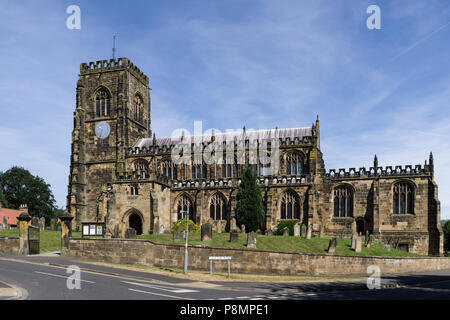 L'église de St Mary, datant de 15ème siècle, dans la ville de marché de Thirsk, North Yorkshire, UK Banque D'Images