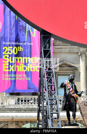 Royal Academy Summer Exhibition 2018, Burlington House, London, England, UK. Statue: Sir Joshua Reynolds Banque D'Images