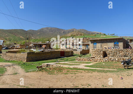 La province du Lorestan, Iran - avril 1, 2018 : dans le Lurish village sur la montagne Banque D'Images