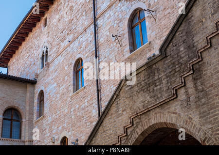 Bâtiment historique de Foligno, Pérouse, Ombrie, Italie : Palazzo Trinci Banque D'Images