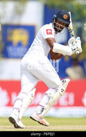 Dimuth de cricket du Sri Lanka Karunaratne joue un coup pendant le premier jour de l'ouverture test match entre le Sri Lanka et l'Afrique du Sud au stade de cricket international le Galle dans Galle le 12 juillet 2018 (photo de Lahiru Harshana / Pacific Press) Banque D'Images