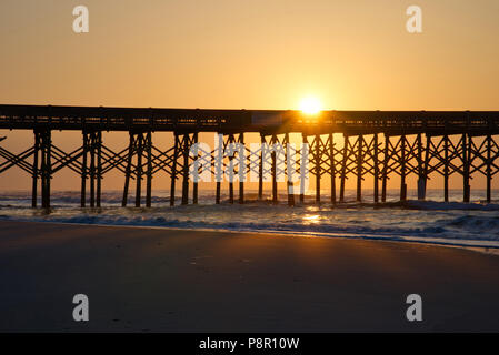 Folly Beach lever du soleil de printemps, Folly Beach, Caroline du Sud, USA Banque D'Images