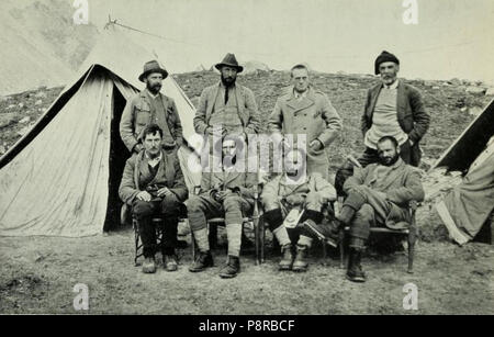 . 1921 18 membres de l'expédition au mont Everest (rognée) Banque D'Images