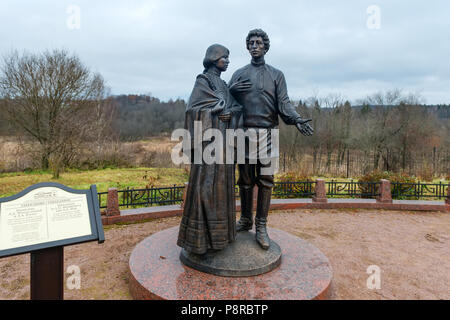 TARAKANOVO, RUSSIE - 5 novembre, 2017 : Musée Mémorial de l'état de D. I. Mendeleïev et A. A. Blok - Monument à A. Blok et L. Mendeleeva dans l Banque D'Images