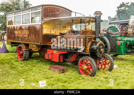 Les véhicules à vapeur y compris les bus et camions, à Astle Park festival vapeur Chelford Cheshire Royaume Uni Banque D'Images