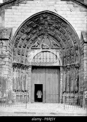 25 Abbaye Saint-Ayoul (ancienne) - Eglise, porche ouest - Provins - Médiathèque de l'architecture et du patrimoine - APMH00011378 Banque D'Images