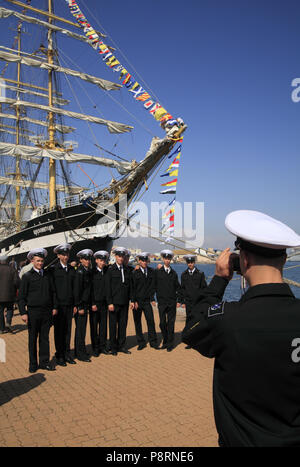 Traditions maritimes de jour du Port de Sète, le navire Krusenstern amarré.Occitanie, France Banque D'Images