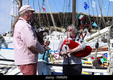 Fête des traditions maritimes 2012. Port de Sète. F 34 Animation musicale sur un bateau. Banque D'Images