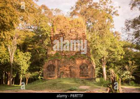 Les Khmers ruines du Sambor Prei Kuk ruines au nord de la ville de Kampong Thom au Cambodge. Cambodge, Kampong Thom, Novembre, 2017, Banque D'Images