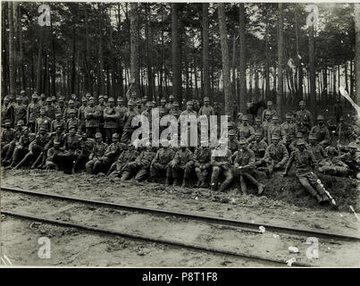 23 8. Marschbataillon, Hauptmann Fleischer des 31. nagyszebener Infanterieregiments im Marsche an die/auf der Straße. BildID (15588980) Banque D'Images