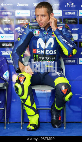 Hohenstein-Ernstthal, Allemagne. Le 13 juillet, 2018. Grand Prix automobile d'Allemagne, d'abord ouvrir la formation sur l'anneau de Saxe. Rider Valentino Rossi (Italie, de l'équipe Yamaha) assis dans la boîte. Crédit : Jan Woitas/dpa-Zentralbild/dpa/Alamy Live News Banque D'Images