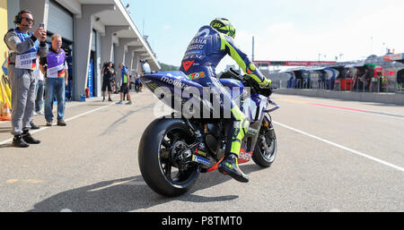 Hohenstein-Ernstthal, Allemagne. Le 13 juillet, 2018. Grand Prix automobile d'Allemagne, d'abord ouvrir la formation sur l'anneau de Saxe. Rider Valentino Rossi (Italie, de l'équipe Yamaha) conduite de la boîte. Crédit : Jan Woitas/dpa-Zentralbild/dpa/Alamy Live News Banque D'Images