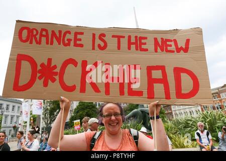 Birmingham, UK. Le 13 juillet, 2018. Les manifestants d'atout à Victoria Square, Birmingham. Peter Lopeman/Alamy Live News Banque D'Images