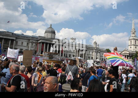 Londres, Royaume-Uni, le 13 juillet 2018. Mars manifestants contre le président américain, Donald Trump, réunissant les rues de Londres pour un stand still. Roland Ravenhill/ Alamy Live News. Banque D'Images