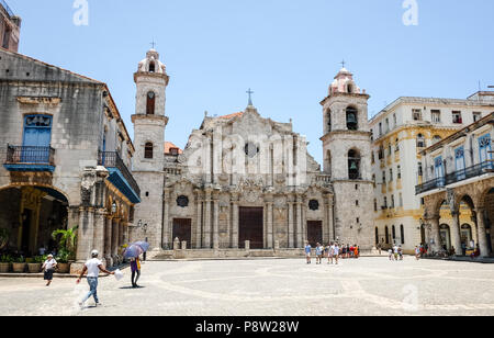 Cuba, La Havane. 23 Juin, 2018. La cathédrale San Cristobal à la Plaza de la Catedral. La Havane a conservé la plus grande ville intérieure historique colonial de l'Amérique latine. La ville célébrera son 500e anniversaire de fondation en 2019. Credit : Jens Kalaene Zentralbild-/dpa/dpa/Alamy Live News Banque D'Images