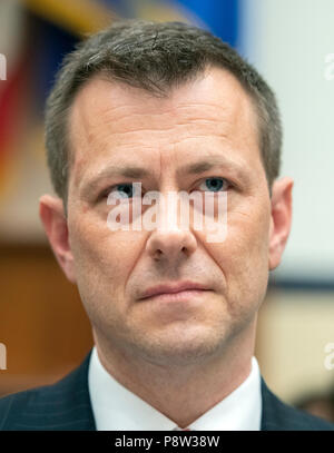 Sous-directeur adjoint du FBI Peter Strzok témoigne lors d'une audition conjointe de la United States House Committee on l'appareil judiciaire qu'à la Chambre de surveillance et la réforme du gouvernement sur "la surveillance des actions de la justice et du FBI entourant l' élection de 2016 sur la colline du Capitole à Washington, DC le jeudi 12 juillet, 2018. Credit : Ron Sachs / CNP (restriction : NO New York ou le New Jersey Journaux ou journaux dans un rayon de 75 km de la ville de New York) dans le monde entier d'utilisation | Banque D'Images