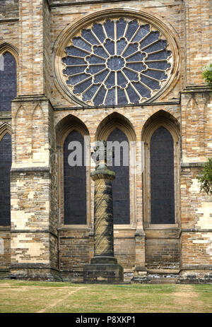 La cathédrale de Durham Angleterre Ville Rose extérieur Banque D'Images