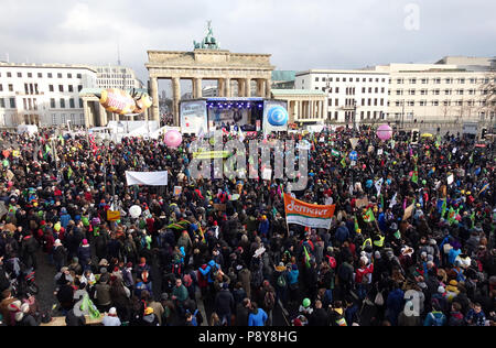 Berlin, Allemagne, la démonstration - nous sommes malades ! En face de la porte de Brandebourg Banque D'Images