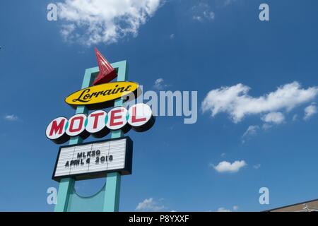 Restauré en néon à l'extérieur de la Lorraine Motel, où Martin Luther King a été tué, a été rétablie depuis le National Civil Rights Museum de Memphis Banque D'Images