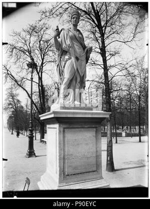 348 Jardin des Tuileries - Statue d'Agrippine - Paris 01 - Médiathèque de l'architecture et du patrimoine - APMH00037436 Banque D'Images