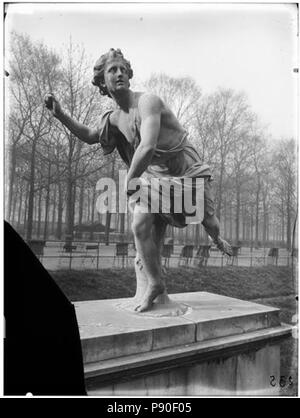 348 Jardin des Tuileries - Statue d'Hippomène - Paris 01 - Médiathèque de l'architecture et du patrimoine - APMH00037482 Banque D'Images