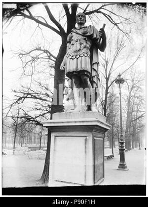 348 Jardin des Tuileries - Statue de Jules César - Paris 01 - Médiathèque de l'architecture et du patrimoine - APMH00037447 Banque D'Images