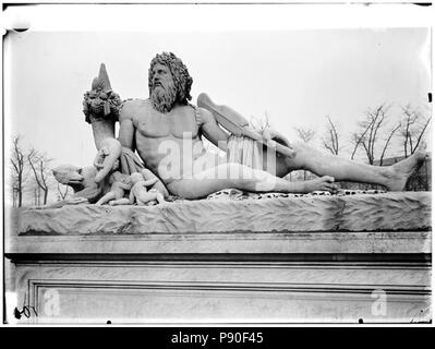348 Jardin des Tuileries - Statue duTibre - Paris 01 - Médiathèque de l'architecture et du patrimoine - APMH00037428 Banque D'Images