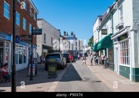 Vue de la rue appelée artère de Woodbridge, Suffolk. Banque D'Images