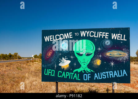 Wycliffe bien sur la Stuart Highway est l'OVNI Capitol de l'Australie Banque D'Images