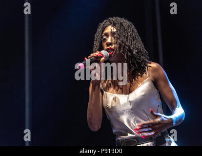 Brentwood, Essex, 13 Jul 2018 Brentwood Music Festival 2018 à Brentwood, ex petite Heather Centre M Personnes Credit Ian Davidson/Alamy Live News Banque D'Images